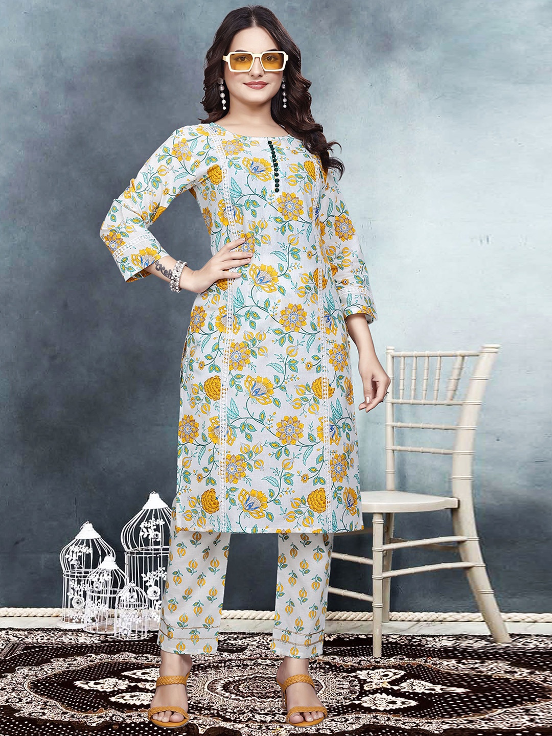 SANJANA SILK Women Floral Printed Regular Pure Cotton Kurta with Trousers & With Dupatta, White
SANJANA SILK Women Floral Printed Regular Pure Cotton Kurta with Trousers & With Dupatta, White