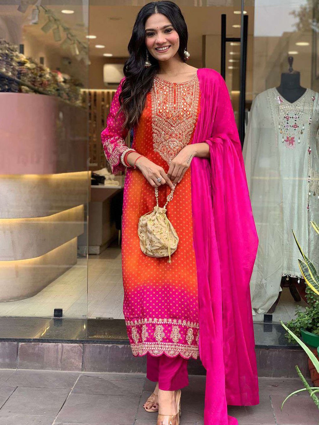 GoSriKi Women Ethnic Motifs Printed Regular Kurta with Trousers & With Dupatta, Pink
GoSriKi Women Ethnic Motifs Printed Regular Kurta with Trousers & With Dupatta, Pink