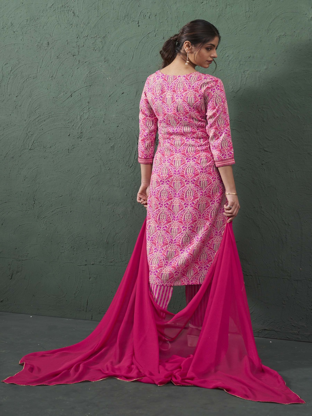 Anouk Women Ethnic Motifs Printed Regular Gotta Patti Kurta with Trousers & With Dupatta, Pink
Anouk Women Ethnic Motifs Printed Regular Gotta Patti Kurta with Trousers & With Dupatta, Pink