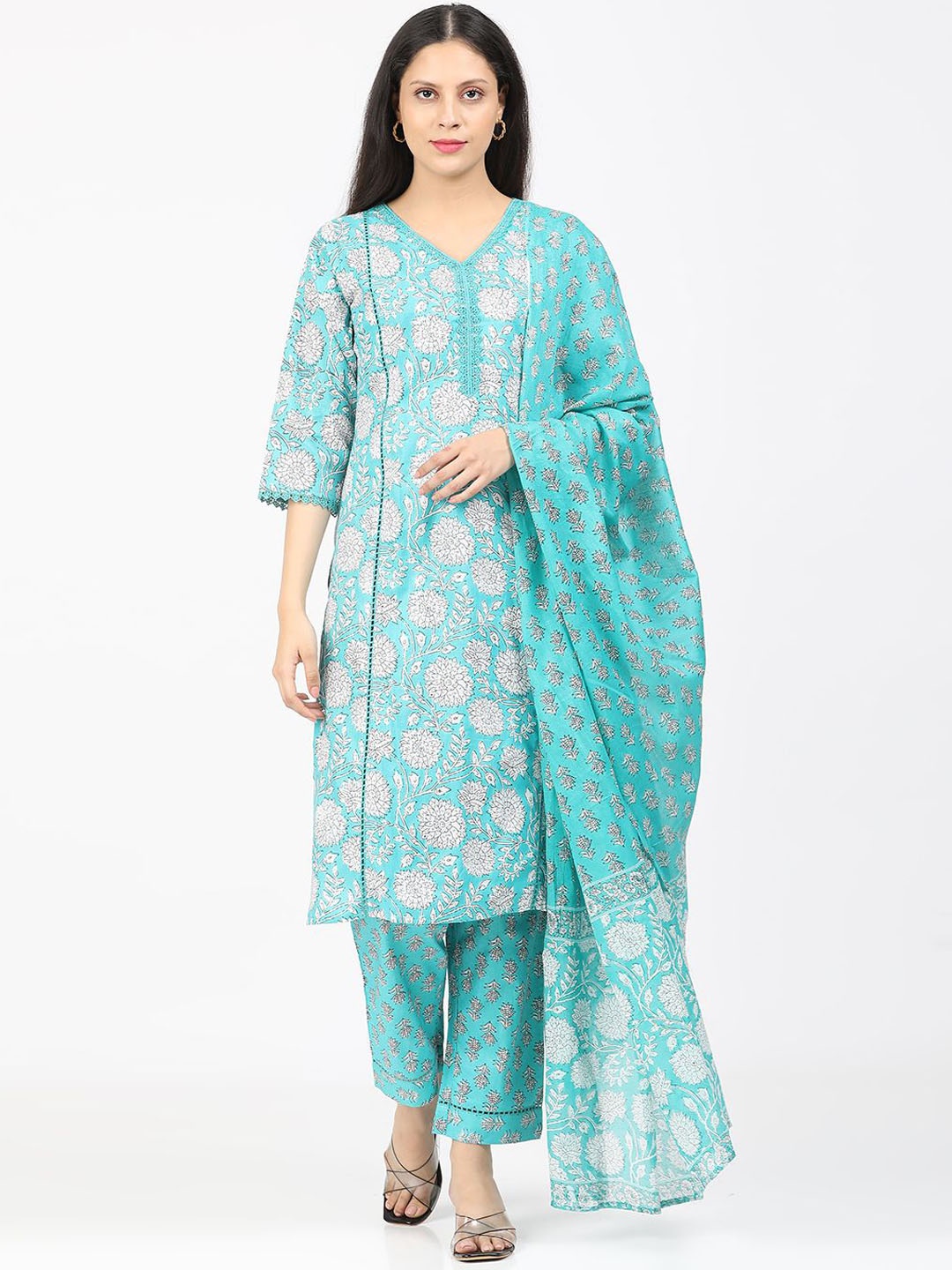 GLORY & I Women Floral Printed Regular Thread Work Pure Cotton Kurta with Trousers & With Dupatta, Blue
GLORY & I Women Floral Printed Regular Thread Work Pure Cotton Kurta with Trousers & With Dupatta, Blue