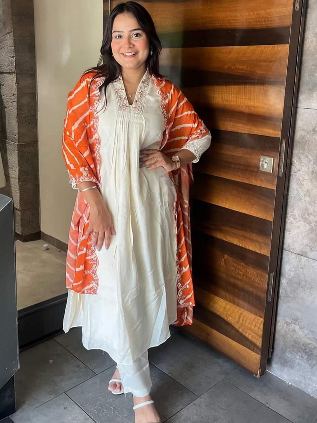 Mitera Women Ethnic Motifs Yoke Design Regular Sequinned Chanderi Silk Kurta with Trousers & With Dupatta, White
Mitera Women Ethnic Motifs Yoke Design Regular Sequinned Chanderi Silk Kurta with Trousers & With Dupatta, White