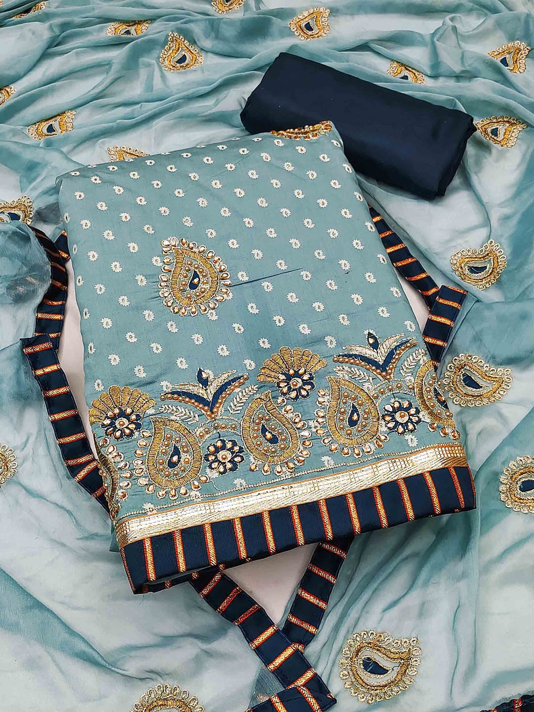 SHADOW & SAINING Embroidered Pure Cotton Semi-Stitched Dress Material, Sea green
SHADOW & SAINING Embroidered Pure Cotton Semi-Stitched Dress Material, Sea green