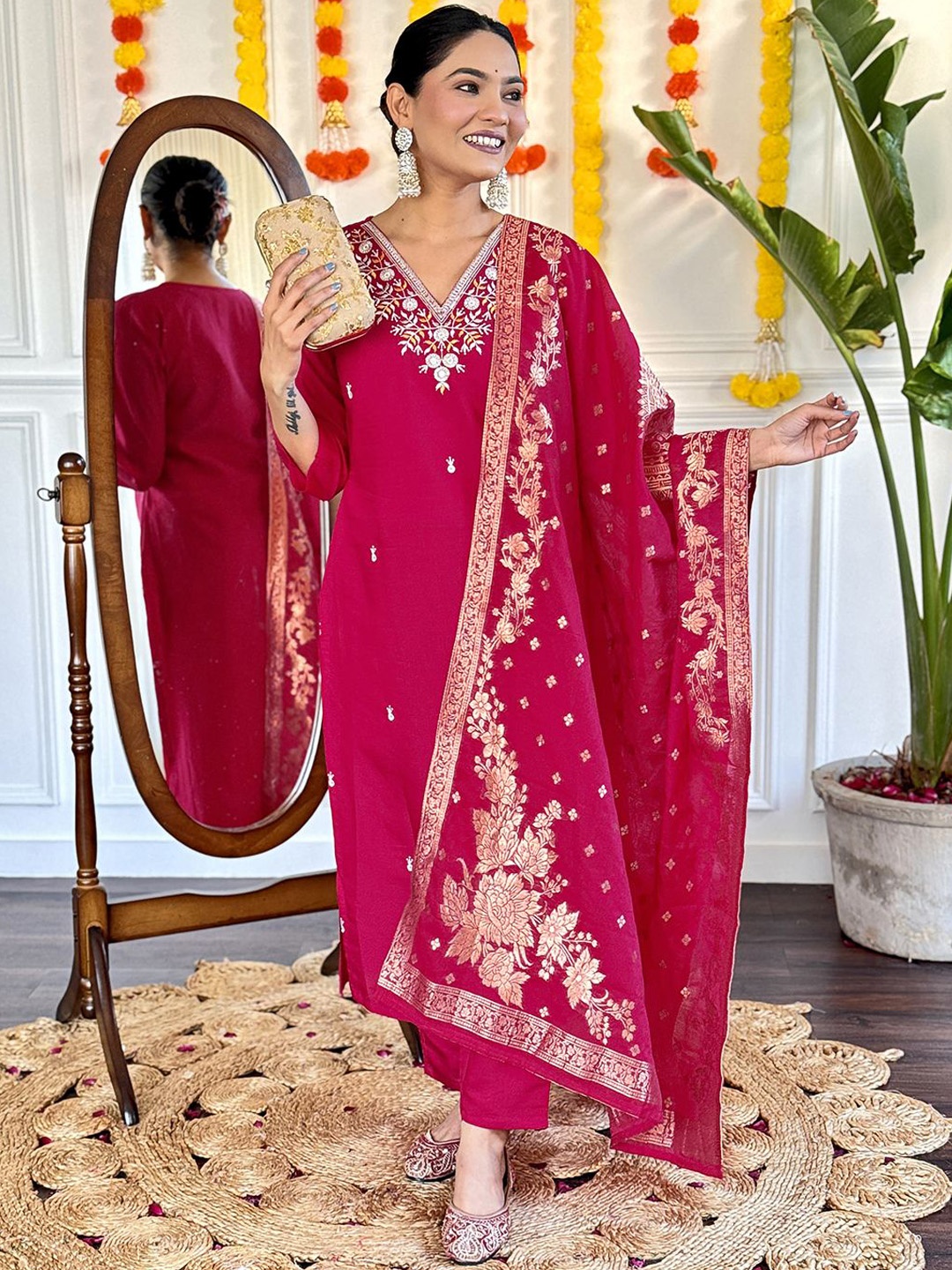 Mitera Women Floral Embroidered Regular Chanderi Silk Kurta with Trousers & With Dupatta, Pink
Mitera Women Floral Embroidered Regular Chanderi Silk Kurta with Trousers & With Dupatta, Pink