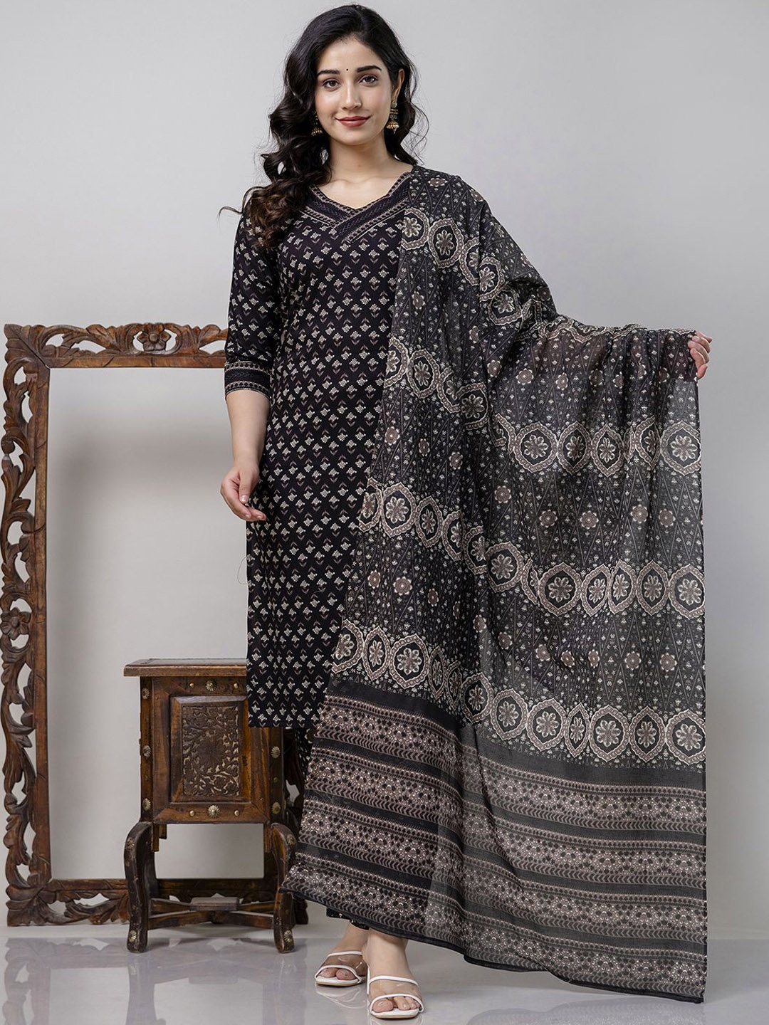 BAIRAJ Women Ethnic Motifs Printed Regular Kurta with Trousers & With Dupatta, Black
BAIRAJ Women Ethnic Motifs Printed Regular Kurta with Trousers & With Dupatta, Black
