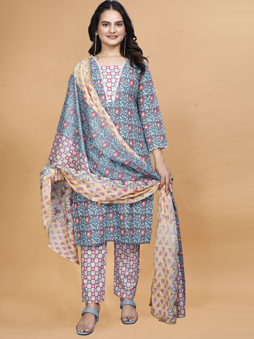 Sitanjali Women Floral Regular Pure Cotton Kurta with Trousers & With Dupatta, Grey
Sitanjali Women Floral Regular Pure Cotton Kurta with Trousers & With Dupatta, Grey