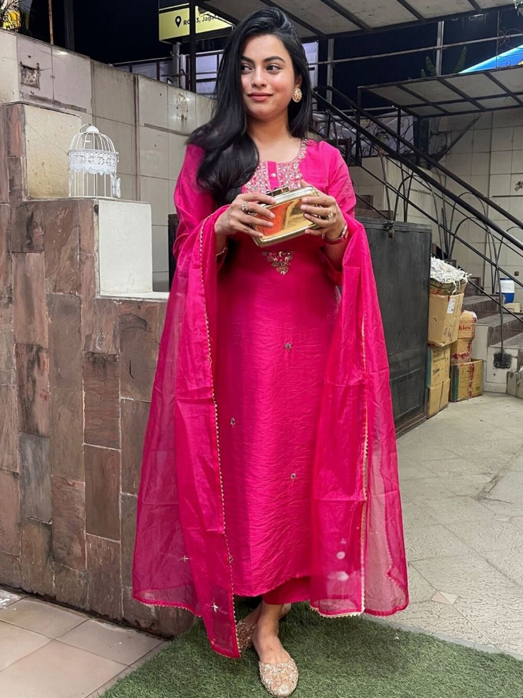 KALINI Women Ethnic Motifs Embroidered Regular Thread Work Kurta with Trousers & With Dupatta, Pink
KALINI Women Ethnic Motifs Embroidered Regular Thread Work Kurta with Trousers & With Dupatta, Pink