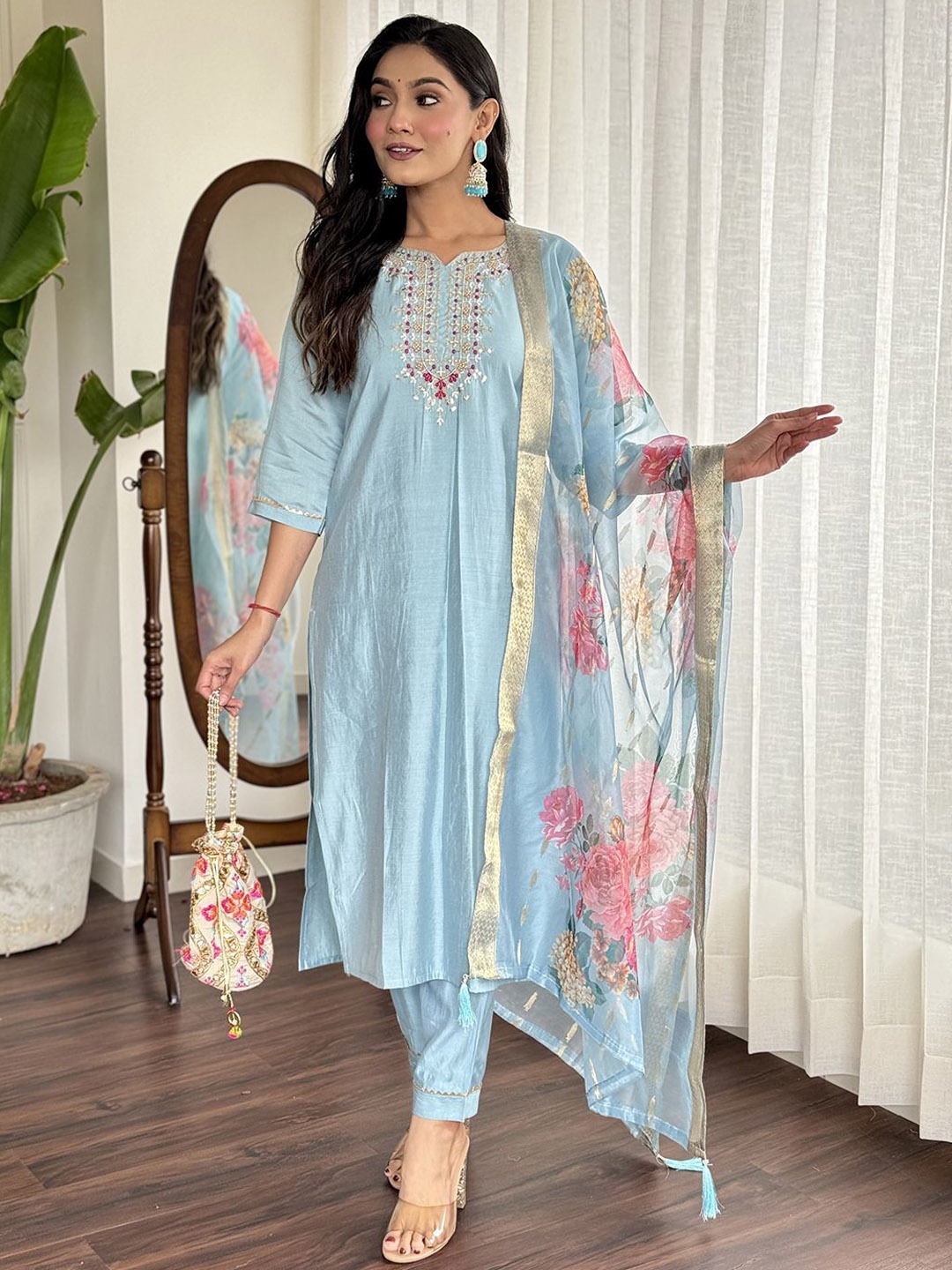 Amrutam Fab Women Floral Embroidered Regular Thread Work Chanderi Silk Kurta with Trousers & With Dupatta, Blue
Amrutam Fab Women Floral Embroidered Regular Thread Work Chanderi Silk Kurta with Trousers & With Dupatta, Blue