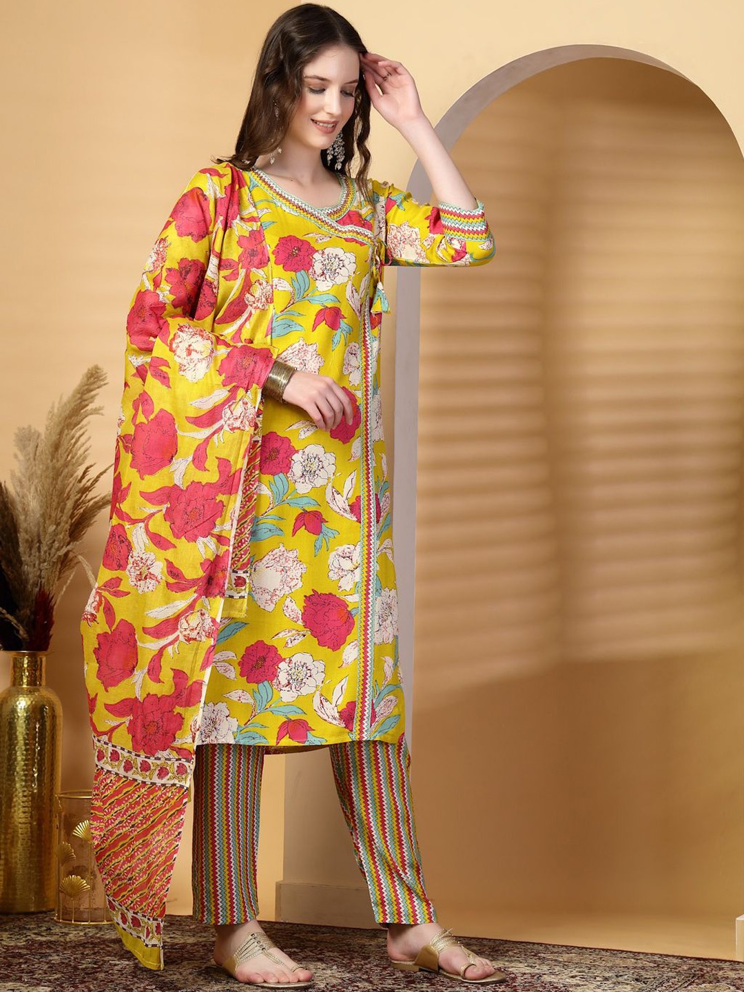 Moda Rapido Women Floral Printed Regular Gotta Patti Kurta with Palazzos & With Dupatta, Mustard
Moda Rapido Women Floral Printed Regular Gotta Patti Kurta with Palazzos & With Dupatta, Mustard