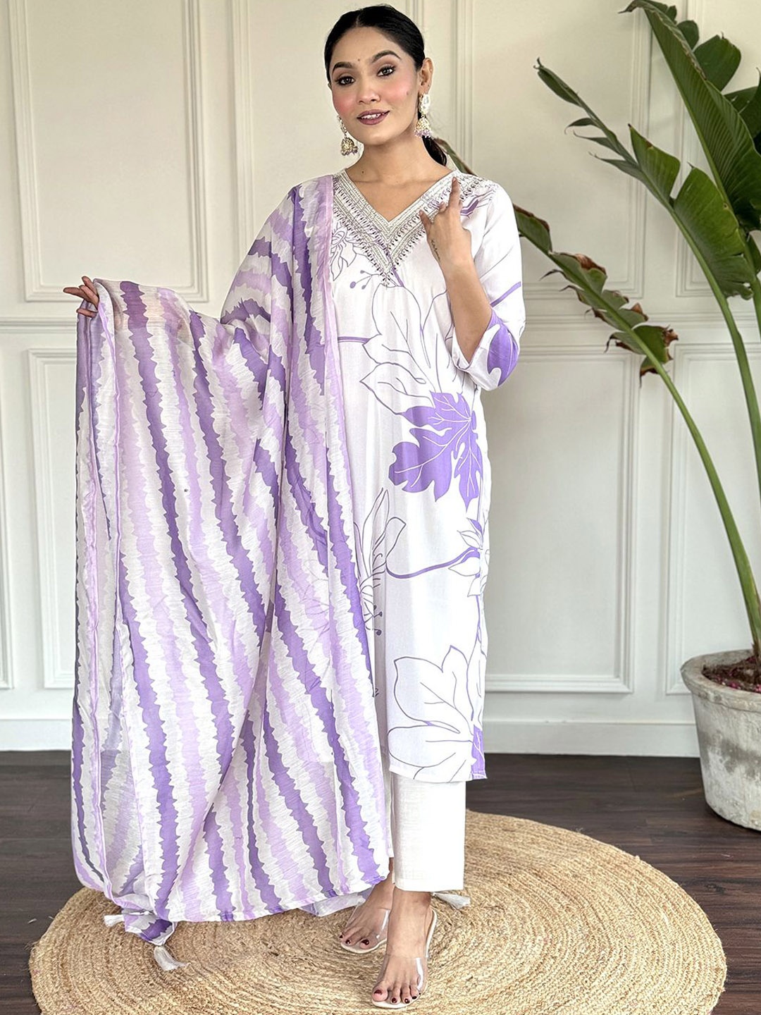 Amrutam Fab Women Floral Printed Regular Kurta with Trousers & With Dupatta, White
Amrutam Fab Women Floral Printed Regular Kurta with Trousers & With Dupatta, White