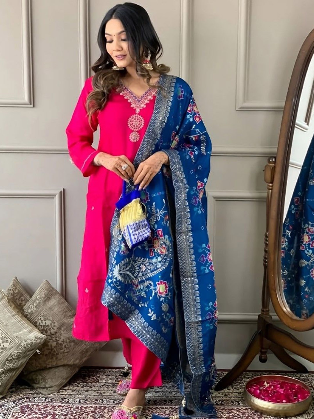 Amrutam Fab Women Floral Embroidered Regular Thread Work Chanderi Silk Kurta with Trousers & With Dupatta, Pink
Amrutam Fab Women Floral Embroidered Regular Thread Work Chanderi Silk Kurta with Trousers & With Dupatta, Pink