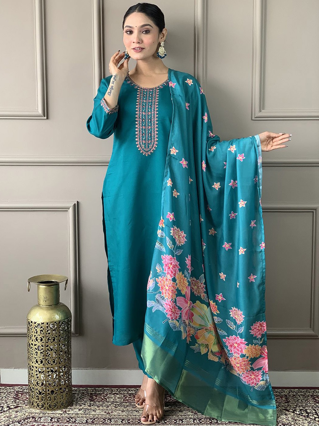 Mitera Women Floral Embroidered Regular Chanderi Silk Kurta with Palazzos & With Dupatta, Turquoise blue
Mitera Women Floral Embroidered Regular Chanderi Silk Kurta with Palazzos & With Dupatta, Turquoise blue