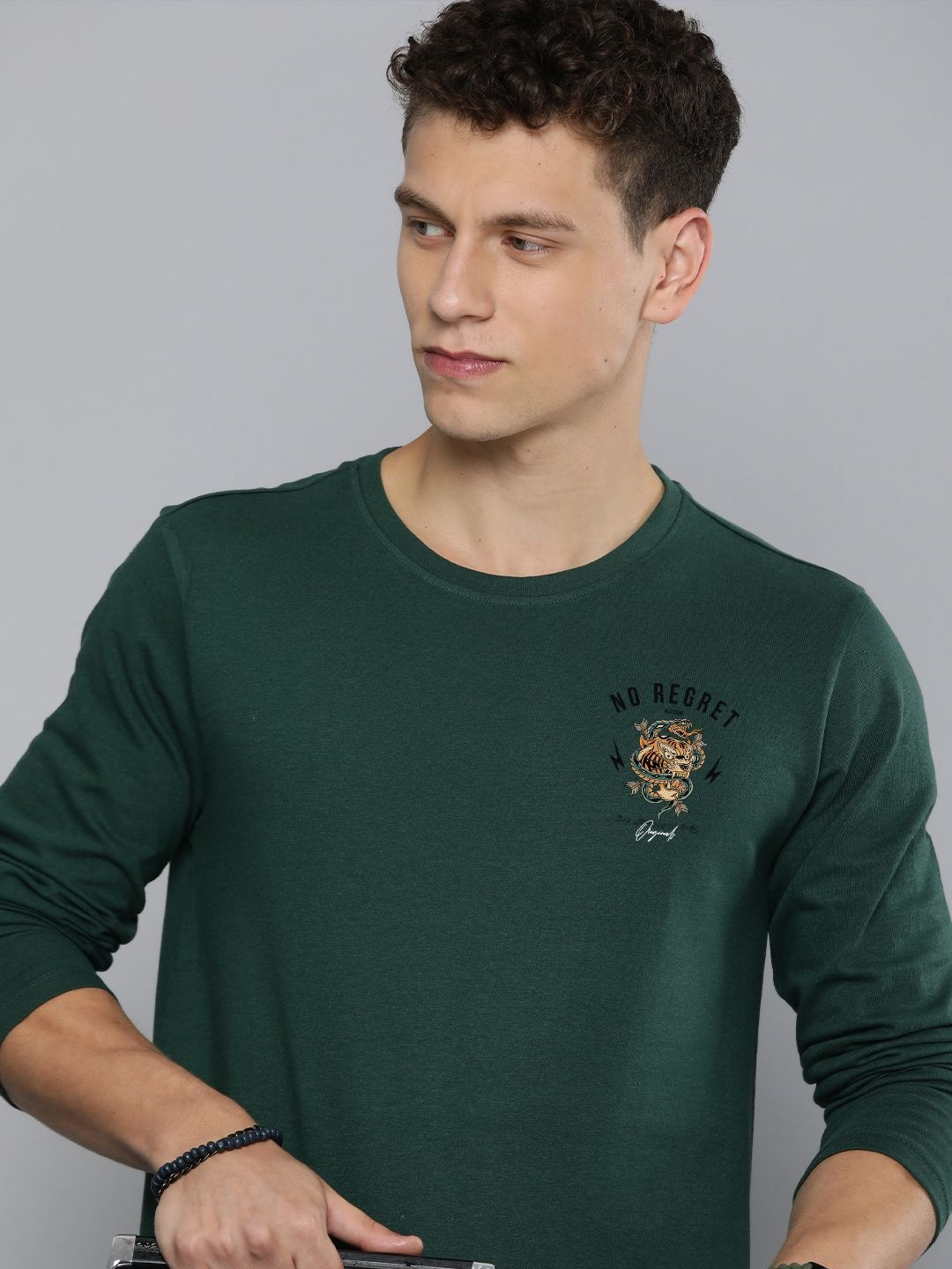 R.Code by The Roadster Life Co. Men Printed Drop-Shoulder Sleeves Pockets T-shirt, Green
R.Code by The Roadster Life Co. Men Printed Drop-Shoulder Sleeves Pockets T-shirt, Green