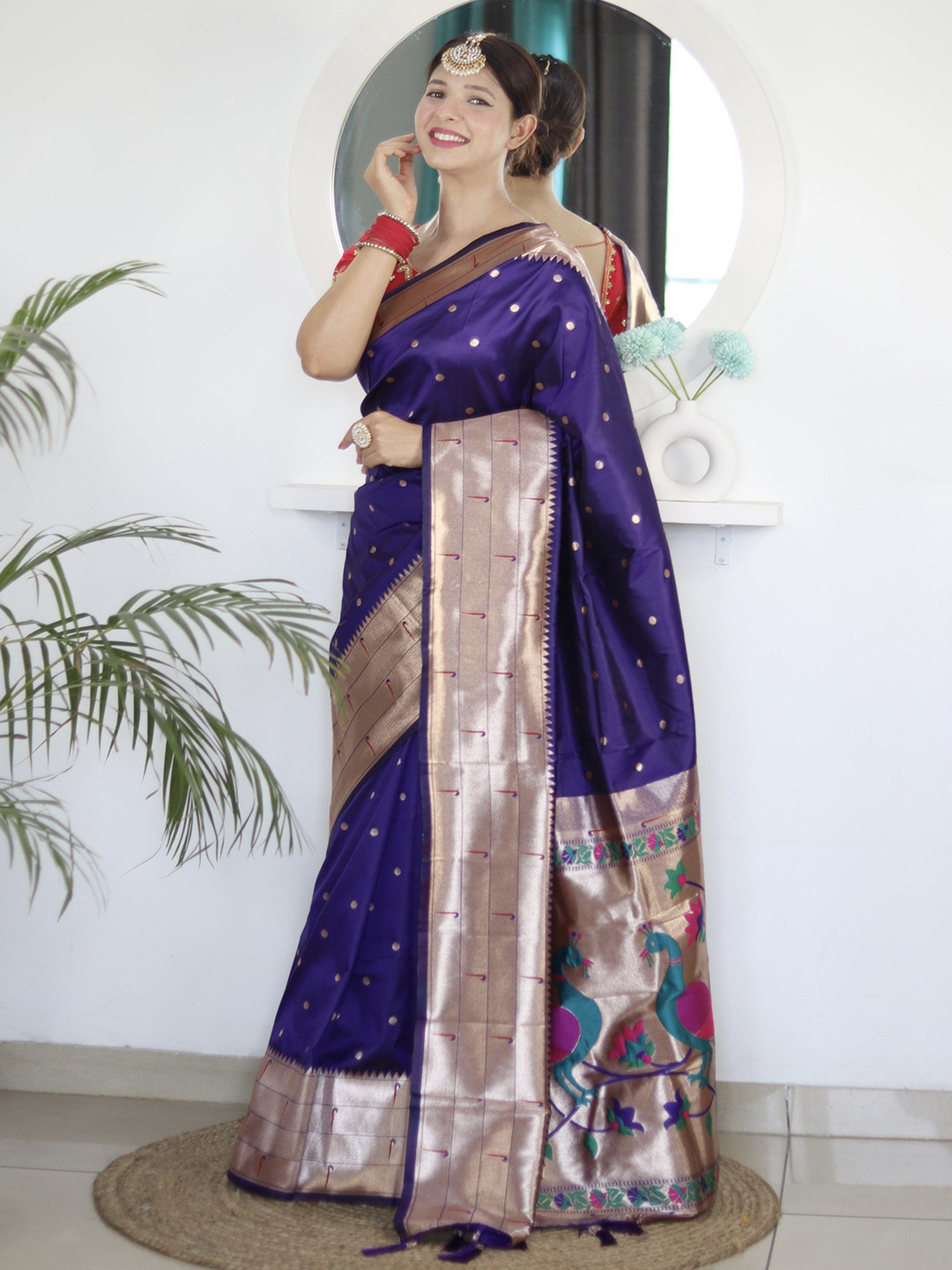 DIVASTRI Ethnic Motifs Zari Silk Blend Paithani Saree, Purple
DIVASTRI Ethnic Motifs Zari Silk Blend Paithani Saree, Purple