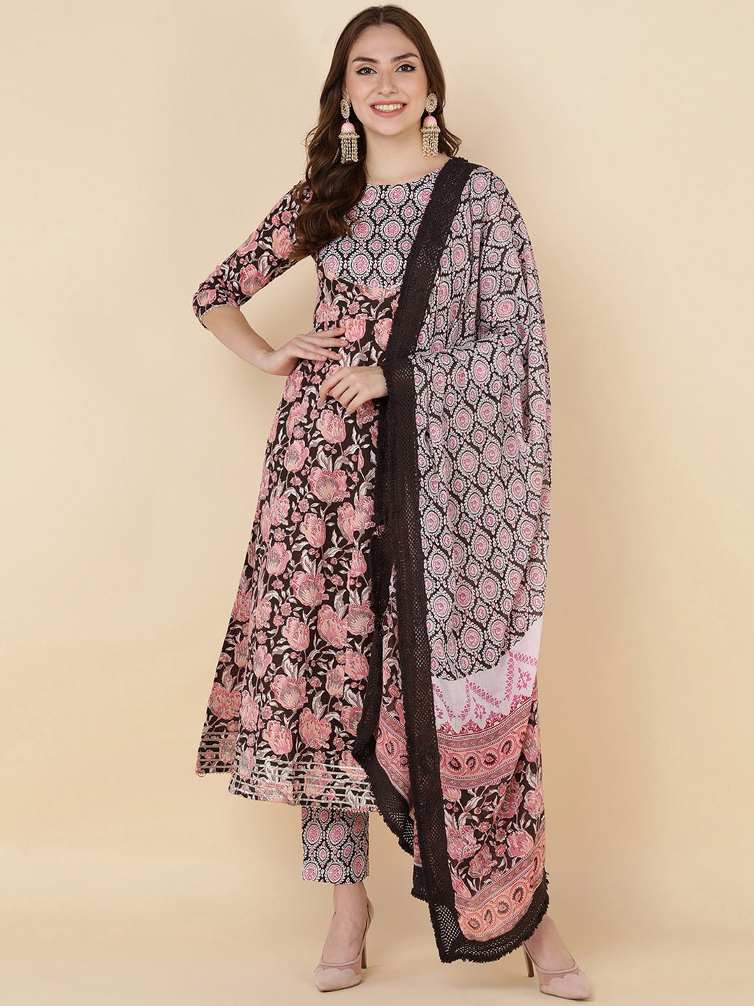 HERE&NOW Women Black Floral Embroidered Pure Cotton Kurta with Trousers & With Dupatta
HERE&NOW Women Black Floral Embroidered Pure Cotton Kurta with Trousers & With Dupatta