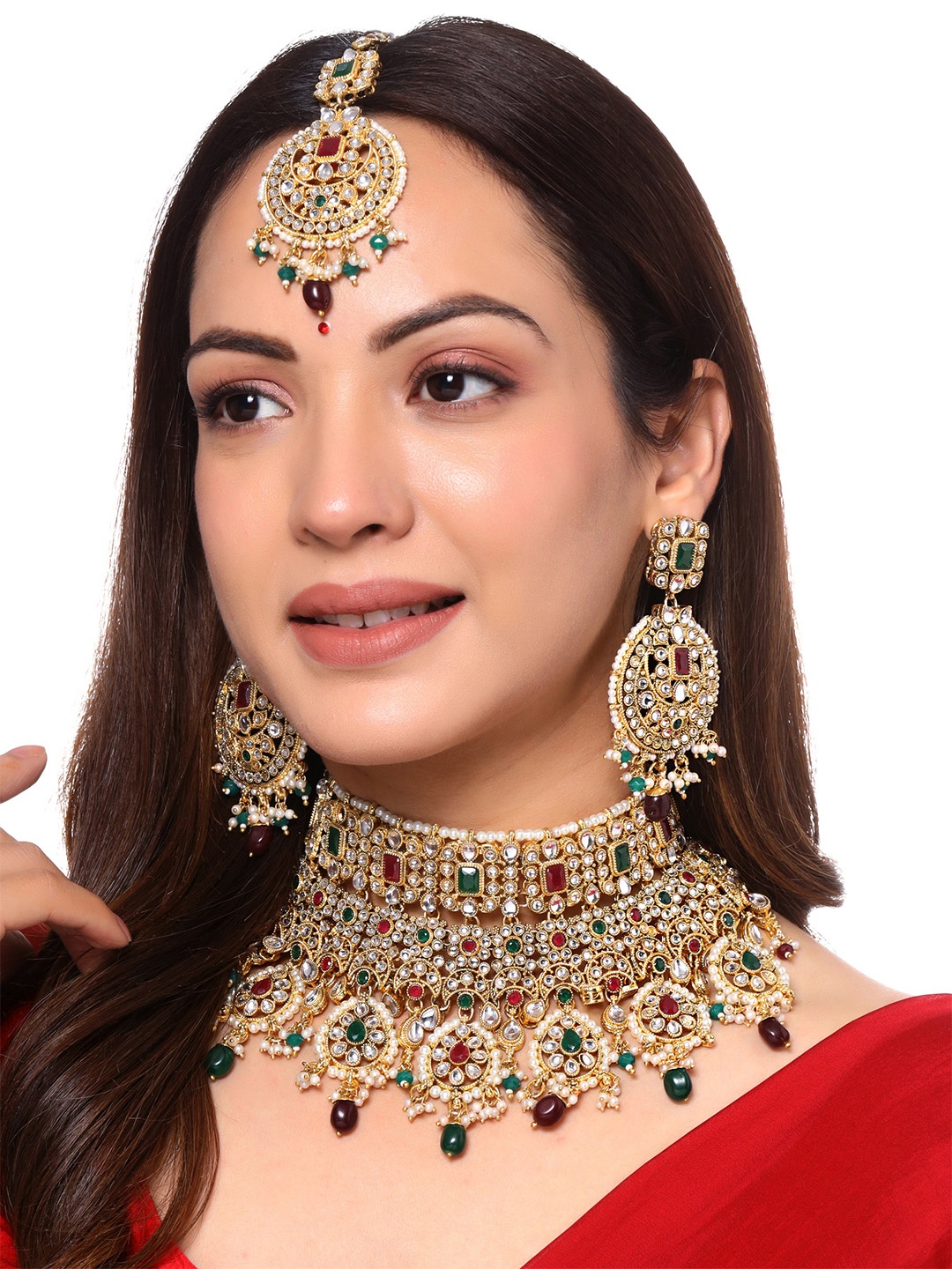 Yellow Chimes Gold-Plated Stone & Kundan Studded Wedding Jewellery Set with Maangtikka
Yellow Chimes Gold-Plated Stone & Kundan Studded Wedding Jewellery Set with Maangtikka