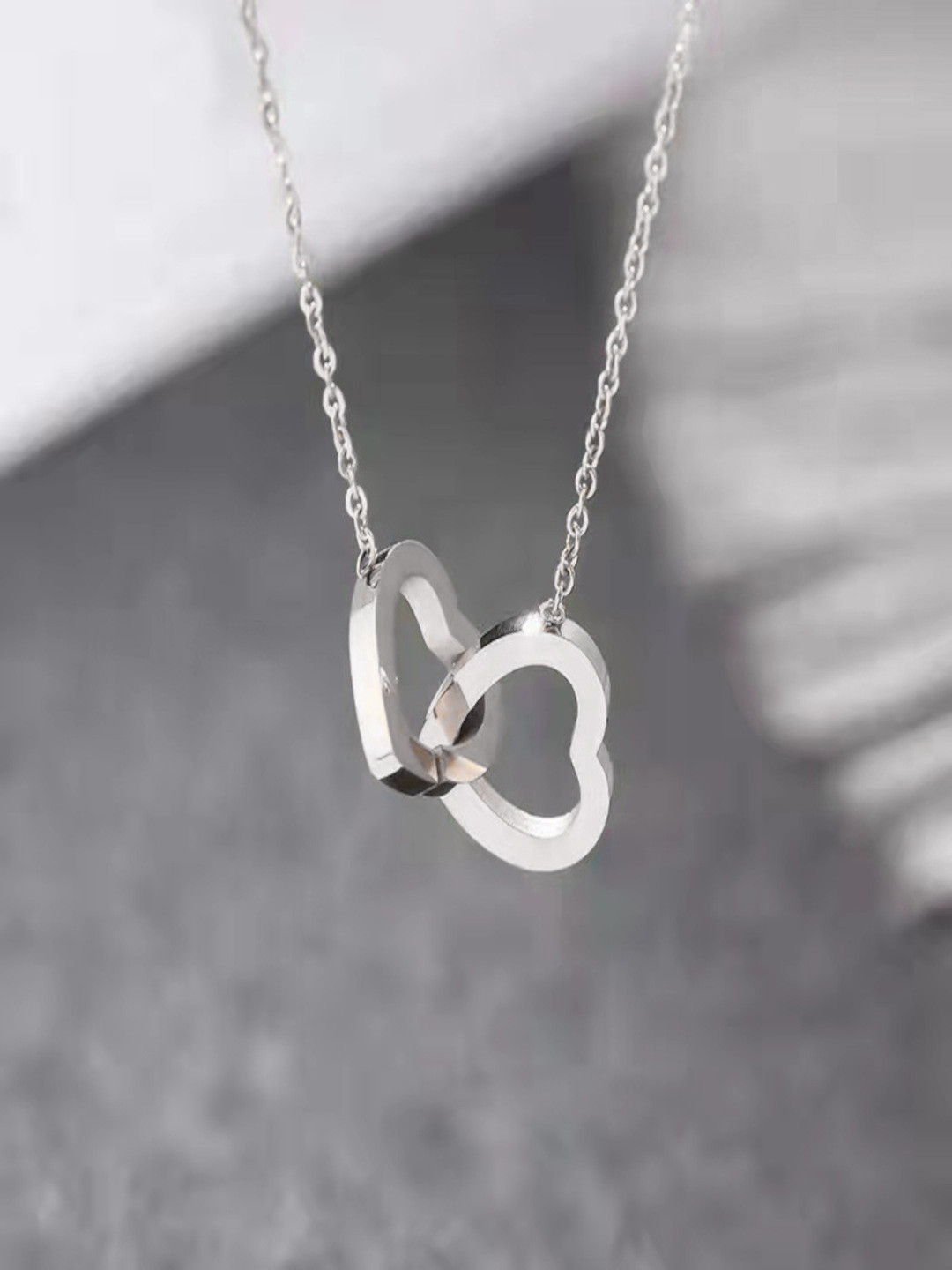DressBerry Women Heart-Shaped Minimal Design Chain, Silver
DressBerry Women Heart-Shaped Minimal Design Chain, Silver