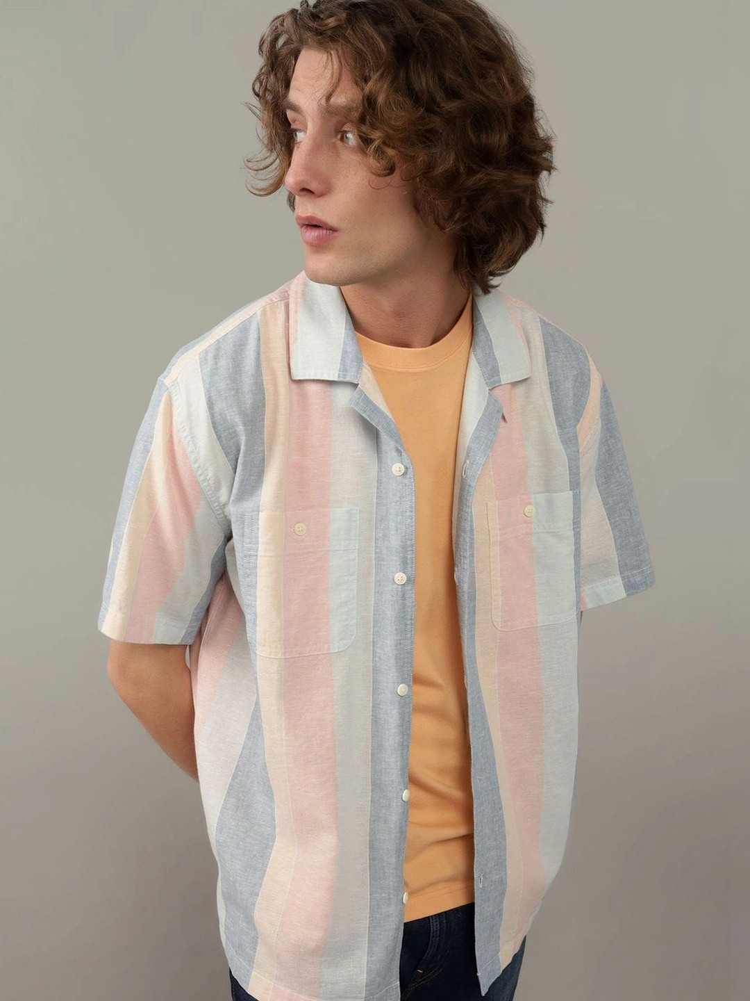 AMERICAN EAGLE OUTFITTERS Men Relaxed Fit Vertical Striped Cuban Collar Casual Shirt, White
AMERICAN EAGLE OUTFITTERS Men Relaxed Fit Vertical Striped Cuban Collar Casual Shirt, White