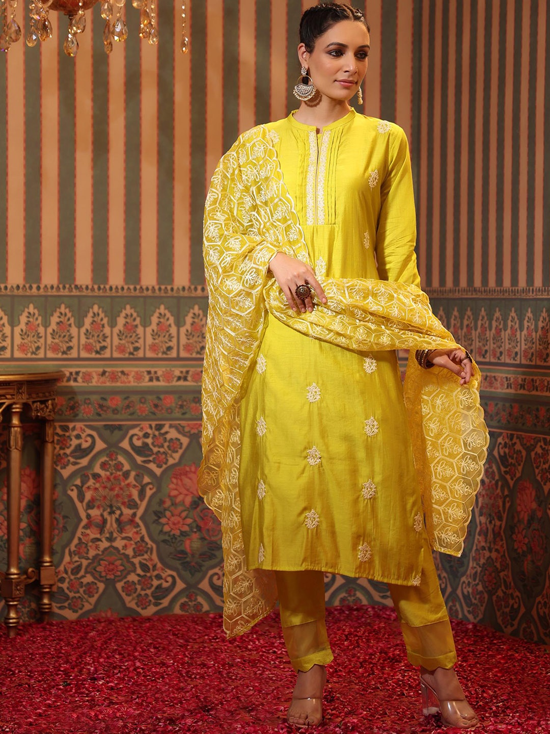 SCAKHI Women Mustard Yellow Floral Embroidered Thread Work Chanderi Silk Kurta with Trousers & With Dupatta
SCAKHI Women Mustard Yellow Floral Embroidered Thread Work Chanderi Silk Kurta with Trousers & With Dupatta