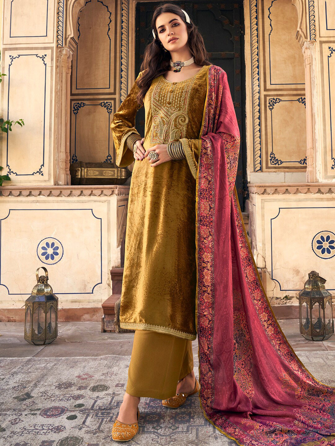 Stylee LIFESTYLE Women Gold-Toned & Maroon Embroidered Velvet Unstitched Dress Material
Stylee LIFESTYLE Women Gold-Toned & Maroon Embroidered Velvet Unstitched Dress Material