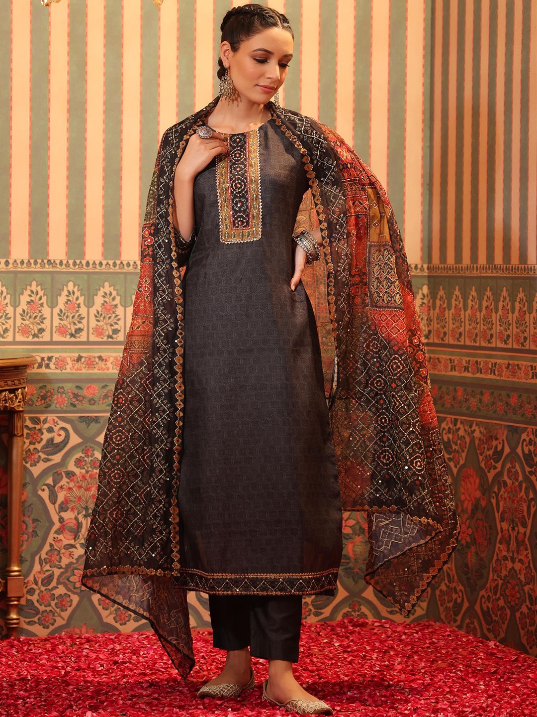 SCAKHI Women Black Ethnic Motifs Embroidered Gotta Patti Chanderi Silk Kurta with Trousers & With Dupatta
SCAKHI Women Black Ethnic Motifs Embroidered Gotta Patti Chanderi Silk Kurta with Trousers & With Dupatta