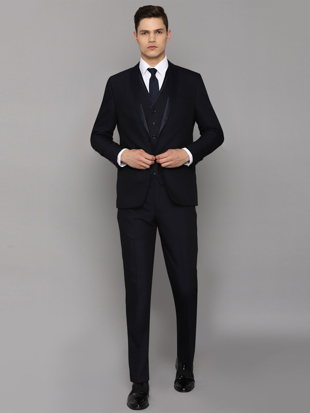 Louis Philippe Men Black Checked Slim-Fit Single-Breasted Three-Piece Formal Suits
Louis Philippe Men Black Checked Slim-Fit Single-Breasted Three-Piece Formal Suits
