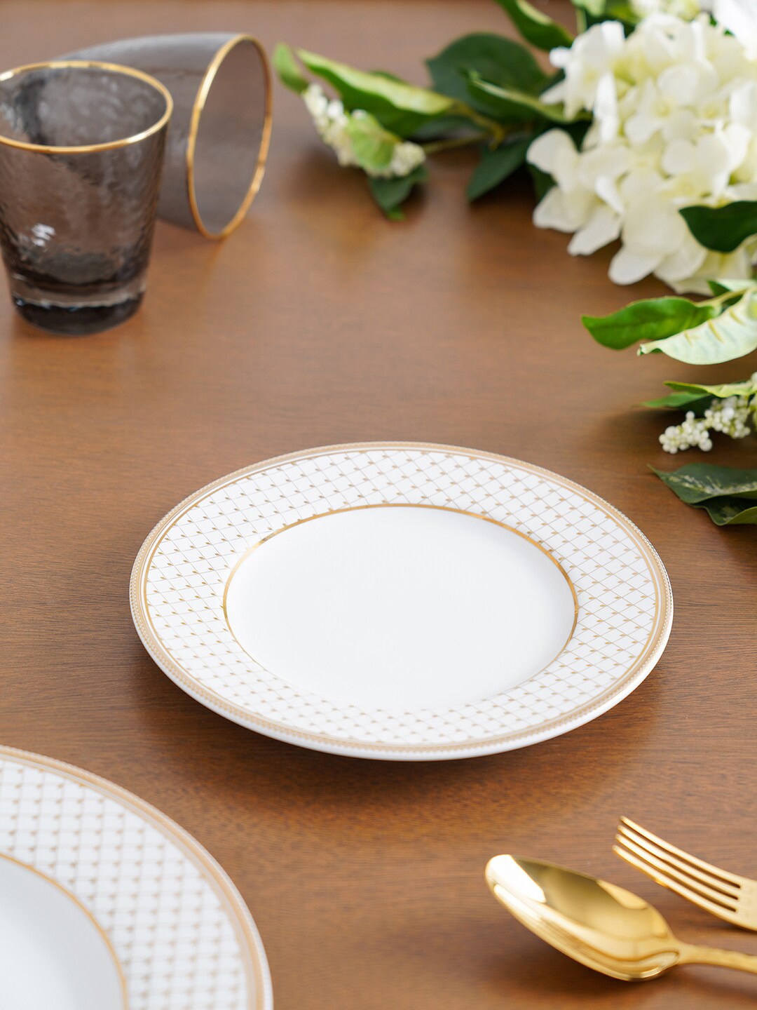 Pure Home and Living White & Beige Set Of 2 Dishwasher & Microwave safe Porcelain Plates
Pure Home and Living White & Beige Set Of 2 Dishwasher & Microwave safe Porcelain Plates