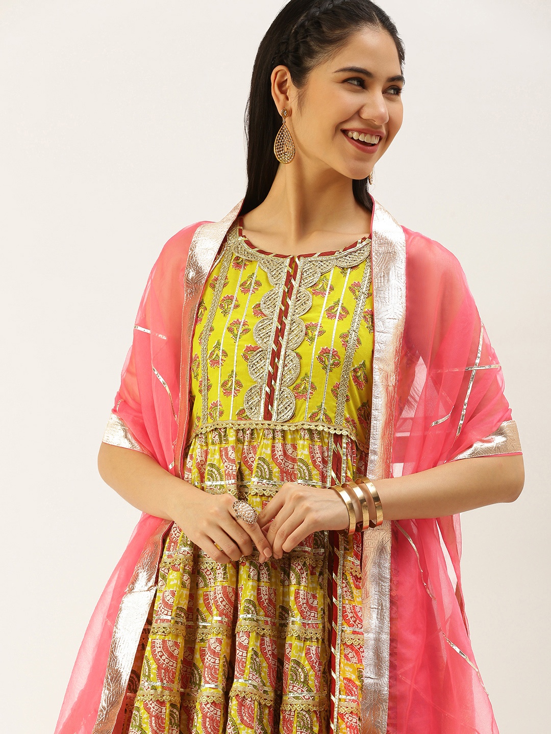 Saanjh Women Yellow & Red Ethnic Printed Gotta Patti Cotton Kurta with Sharara & Dupatta
Saanjh Women Yellow & Red Ethnic Printed Gotta Patti Cotton Kurta with Sharara & Dupatta