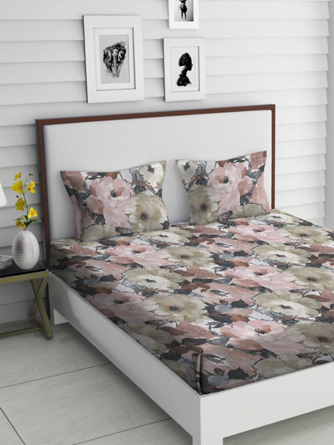 TARA- Sparkling Homes Grey & Brown Floral 350 TC King Bedsheet with 2 Pillow Covers
TARA- Sparkling Homes Grey & Brown Floral 350 TC King Bedsheet with 2 Pillow Covers