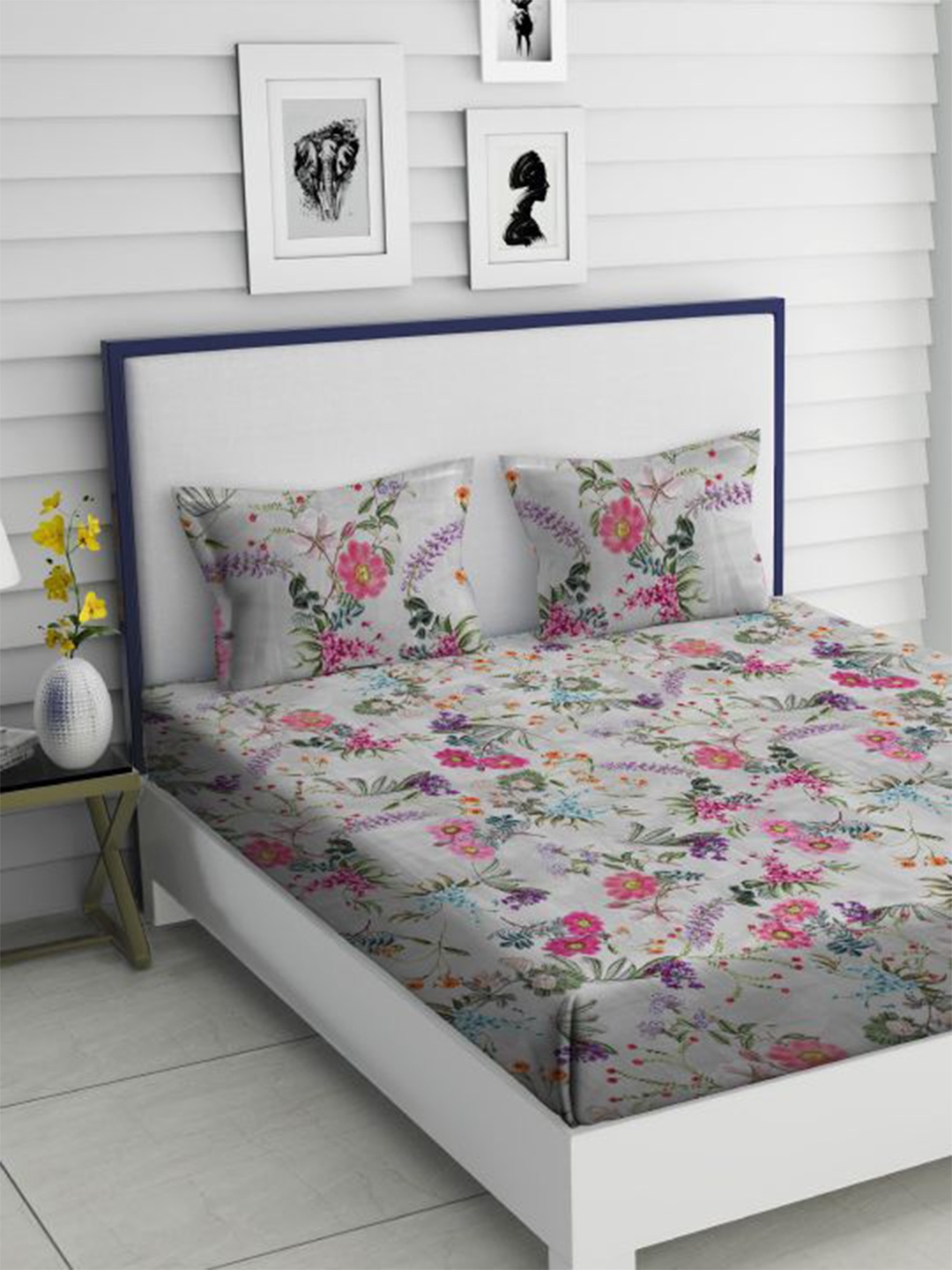 TARA- Sparkling Homes Grey & Pink Floral 350 TC Cotton King Bedsheet with 2 Pillow Covers
TARA- Sparkling Homes Grey & Pink Floral 350 TC Cotton King Bedsheet with 2 Pillow Covers