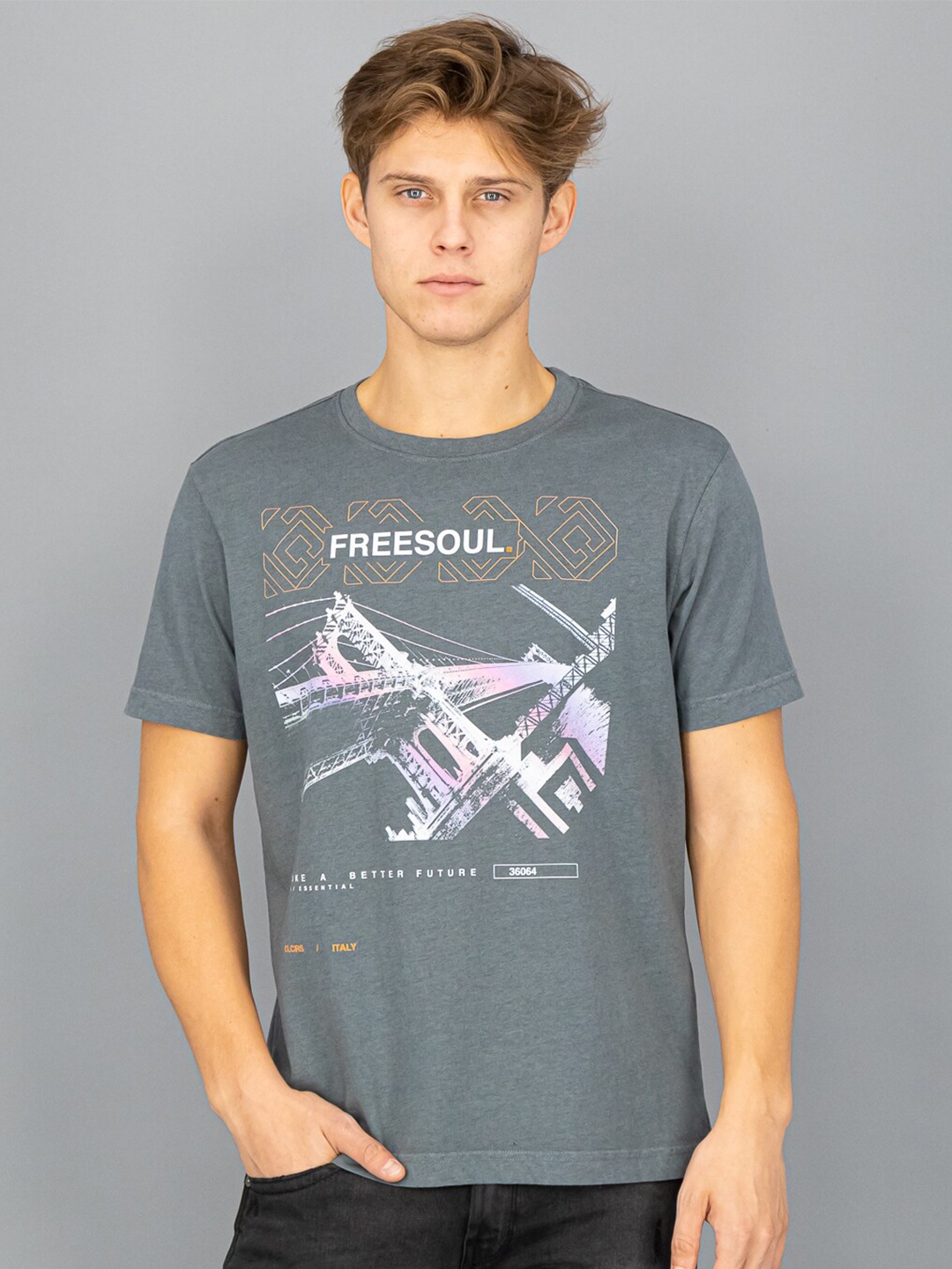 FREESOUL Men Grey Typography Printed T-shirt