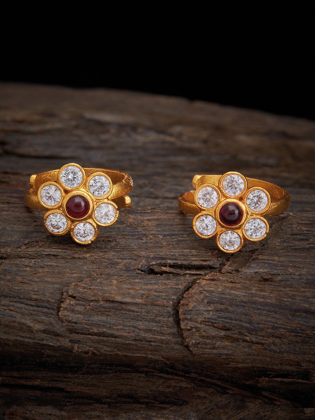 Kushal's Fashion Jewellery Gold-Toned & Red Artificial Stones Studded Toe Rings
Kushal's Fashion Jewellery Gold-Toned & Red Artificial Stones Studded Toe Rings