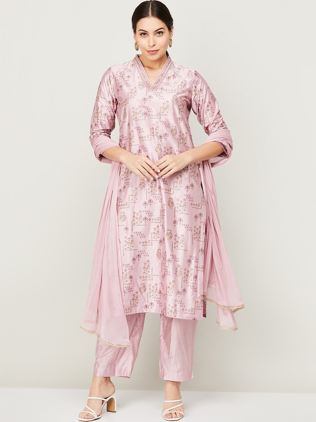 Melange by Lifestyle Women Pink Ethnic Motifs Printed Kurta With Trouser And Dupatta
Melange by Lifestyle Women Pink Ethnic Motifs Printed Kurta With Trouser And Dupatta