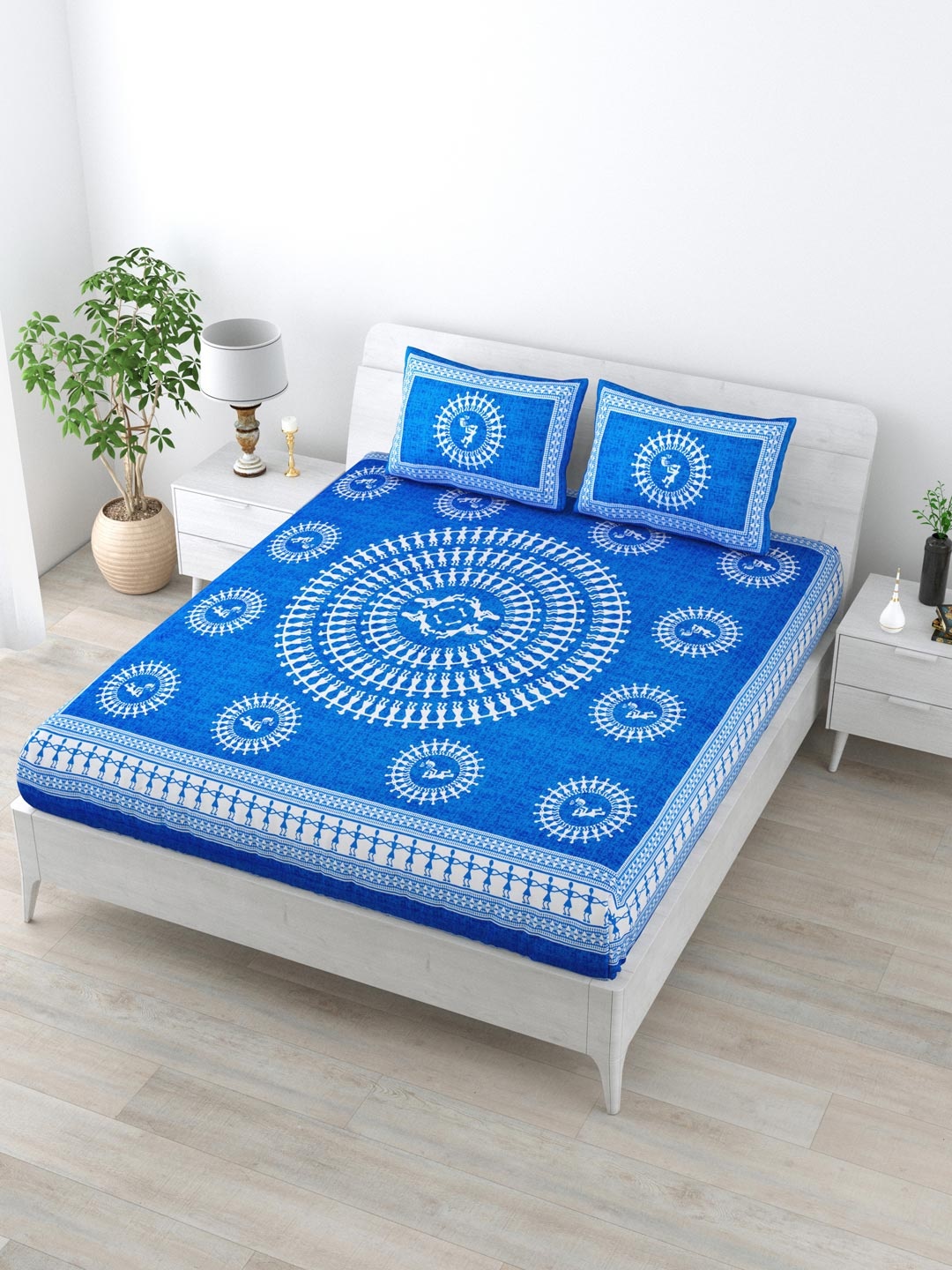 LIVING ROOTS Blue & White Ethnic Motifs 144 TC Cotton Queen Bedsheet with 2 Pillow Covers
LIVING ROOTS Blue & White Ethnic Motifs 144 TC Cotton Queen Bedsheet with 2 Pillow Covers