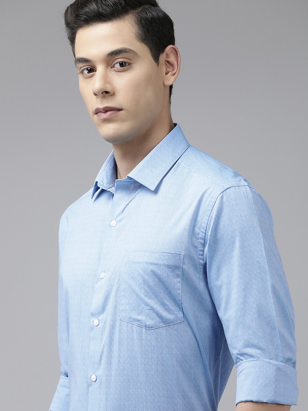 Arrow Men Blue Manhattan Slim Fit Textured Opaque Self Design Pure Cotton Formal Shirt
Arrow Men Blue Manhattan Slim Fit Textured Opaque Self Design Pure Cotton Formal Shirt