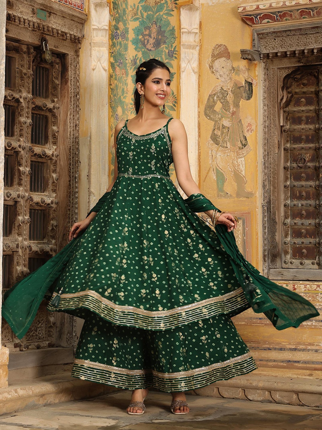 SCAKHI Women Green Bandhani Printed Panelled Gotta Patti Kurti with Sharara & With Dupatta
SCAKHI Women Green Bandhani Printed Panelled Gotta Patti Kurti with Sharara & With Dupatta