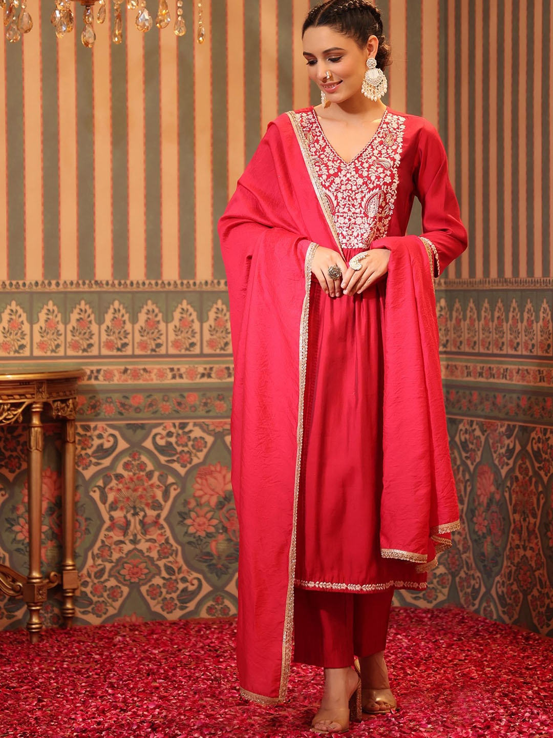 SCAKHI Women Maroon Floral Embroidered Empire Pure Silk Kurta with Trousers & With Dupatta
SCAKHI Women Maroon Floral Embroidered Empire Pure Silk Kurta with Trousers & With Dupatta