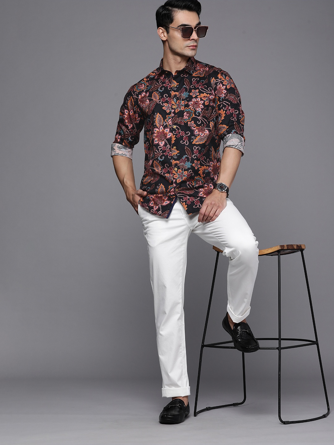 Louis Philippe Sport Men Black Super Slim Fit Floral Printed Pure Cotton Casual Shirt
Louis Philippe Sport Men Black Super Slim Fit Floral Printed Pure Cotton Casual Shirt
