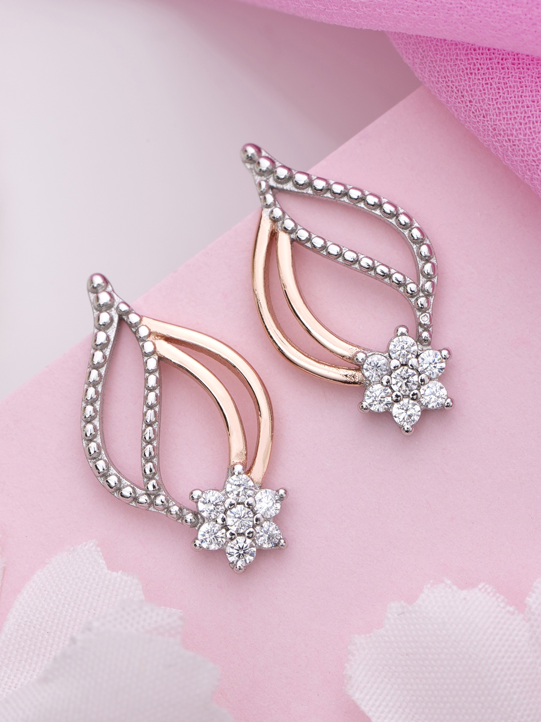 Zavya Rose Gold-Toned 925 Sterling Silver CZ Studded Teardrop Shaped Drop Earrings
Zavya Rose Gold-Toned 925 Sterling Silver CZ Studded Teardrop Shaped Drop Earrings