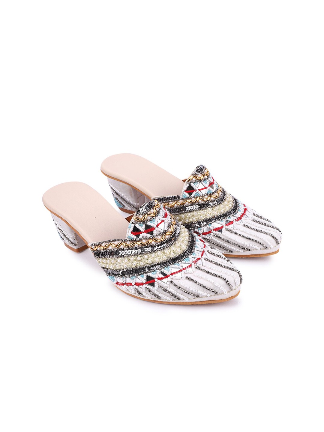 The Desi Dulhan White And Maroon Stone And Beads Embellished Ethnic Block Mules Heel
The Desi Dulhan White And Maroon Stone And Beads Embellished Ethnic Block Mules Heel