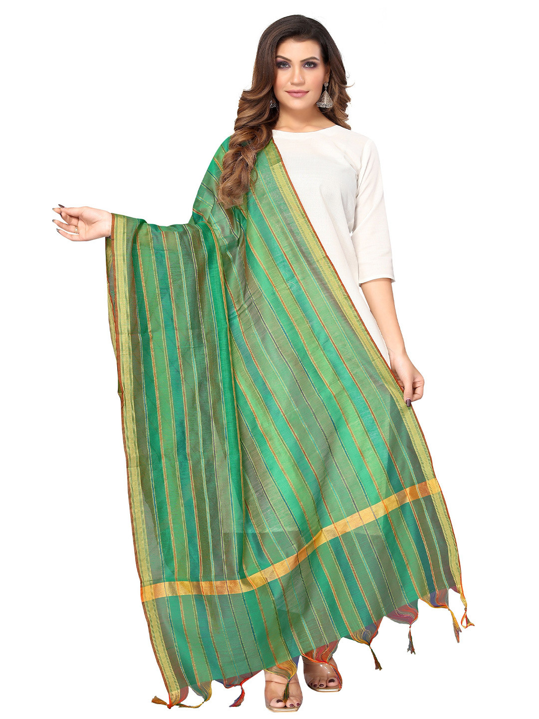 Nimayaa Women Green & Gold-Toned Striped Dupatta 
Nimayaa Women Green & Gold-Toned Striped Dupatta