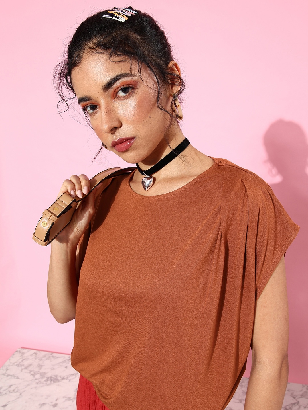 The Roadster Lifestyle Co. Rust Brown Extended Sleeves 90's Hollaback Femme Blouse Top
The Roadster Lifestyle Co. Rust Brown Extended Sleeves 90's Hollaback Femme Blouse Top