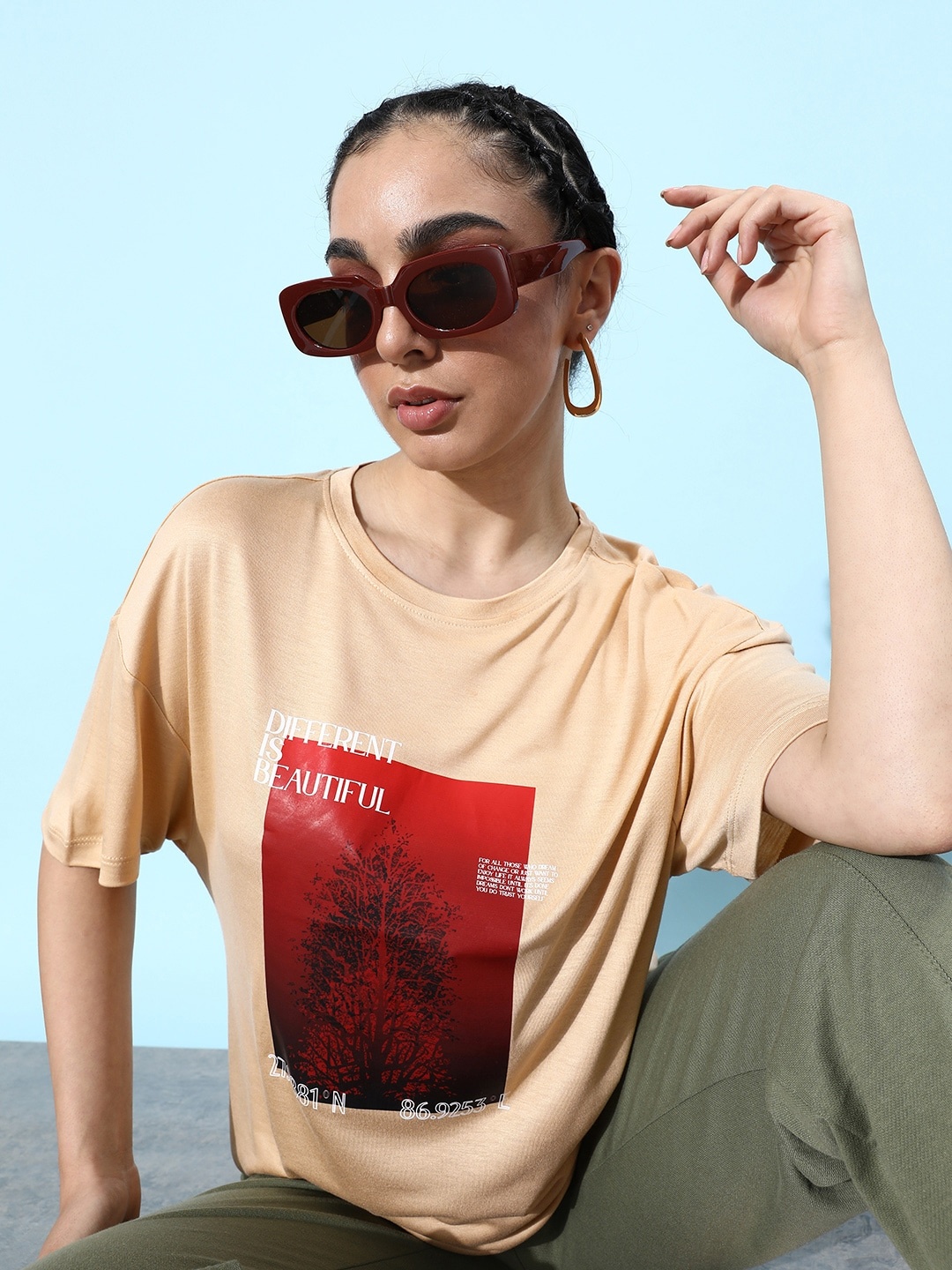 The Roadster Life Co. Earthy Beige Poster Graphics Drop-Shoulder Sleeves Boxy T-shirt
The Roadster Life Co. Earthy Beige Poster Graphics Drop-Shoulder Sleeves Boxy T-shirt