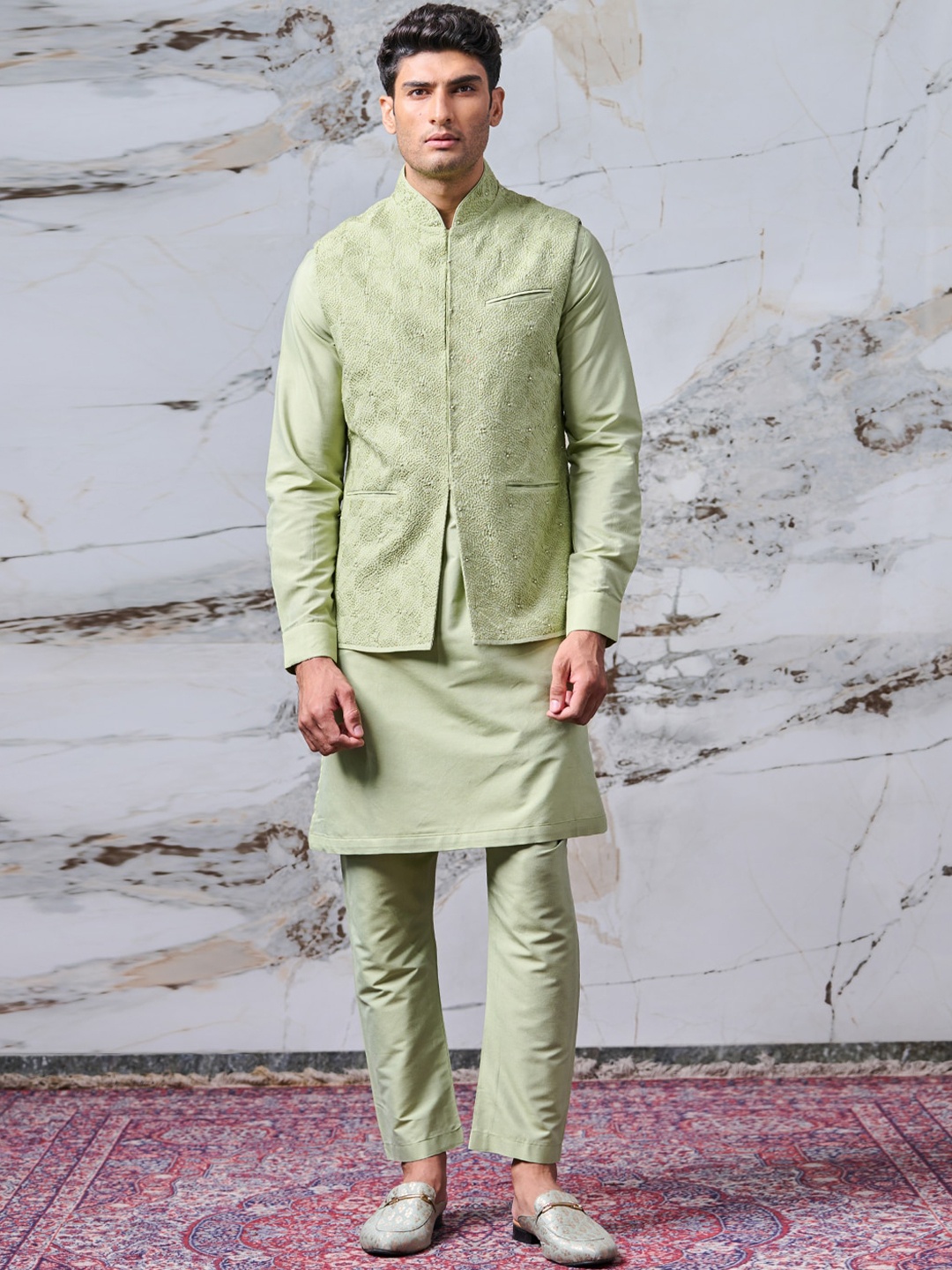 Tasva Men Green Solid Rayon Straight Kurta with Trousers & With Embellished Nehru Jacket
Tasva Men Green Solid Rayon Straight Kurta with Trousers & With Embellished Nehru Jacket