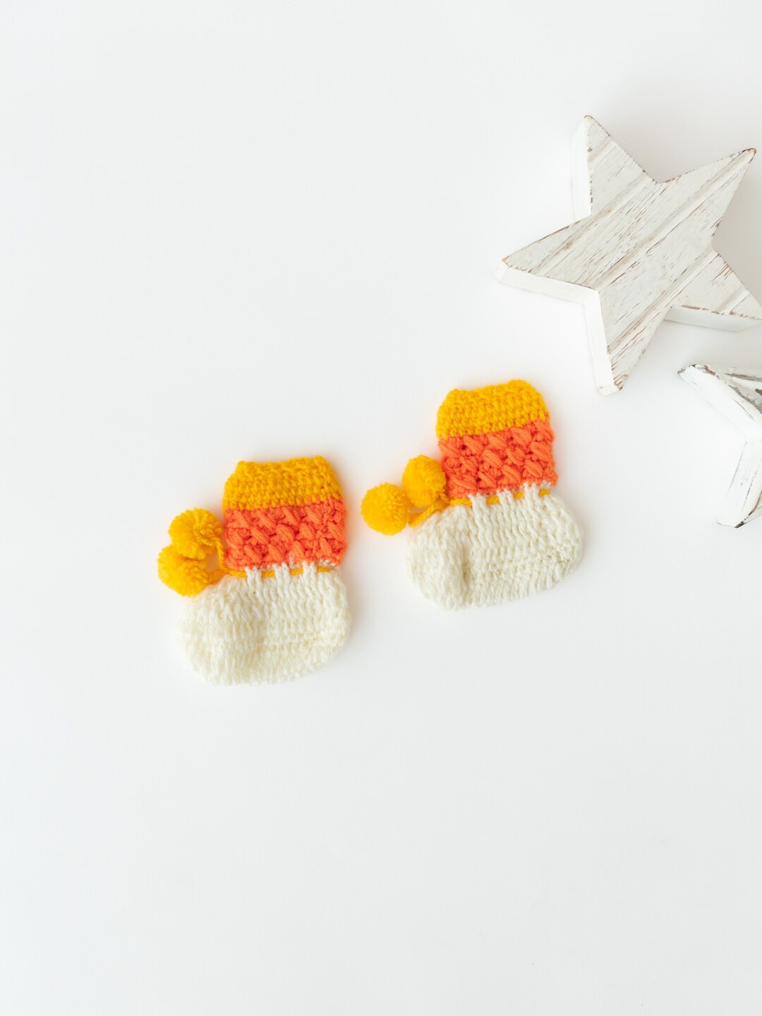 The Original Knit Infant Kids Off White & Orange Solid Handmade Booties