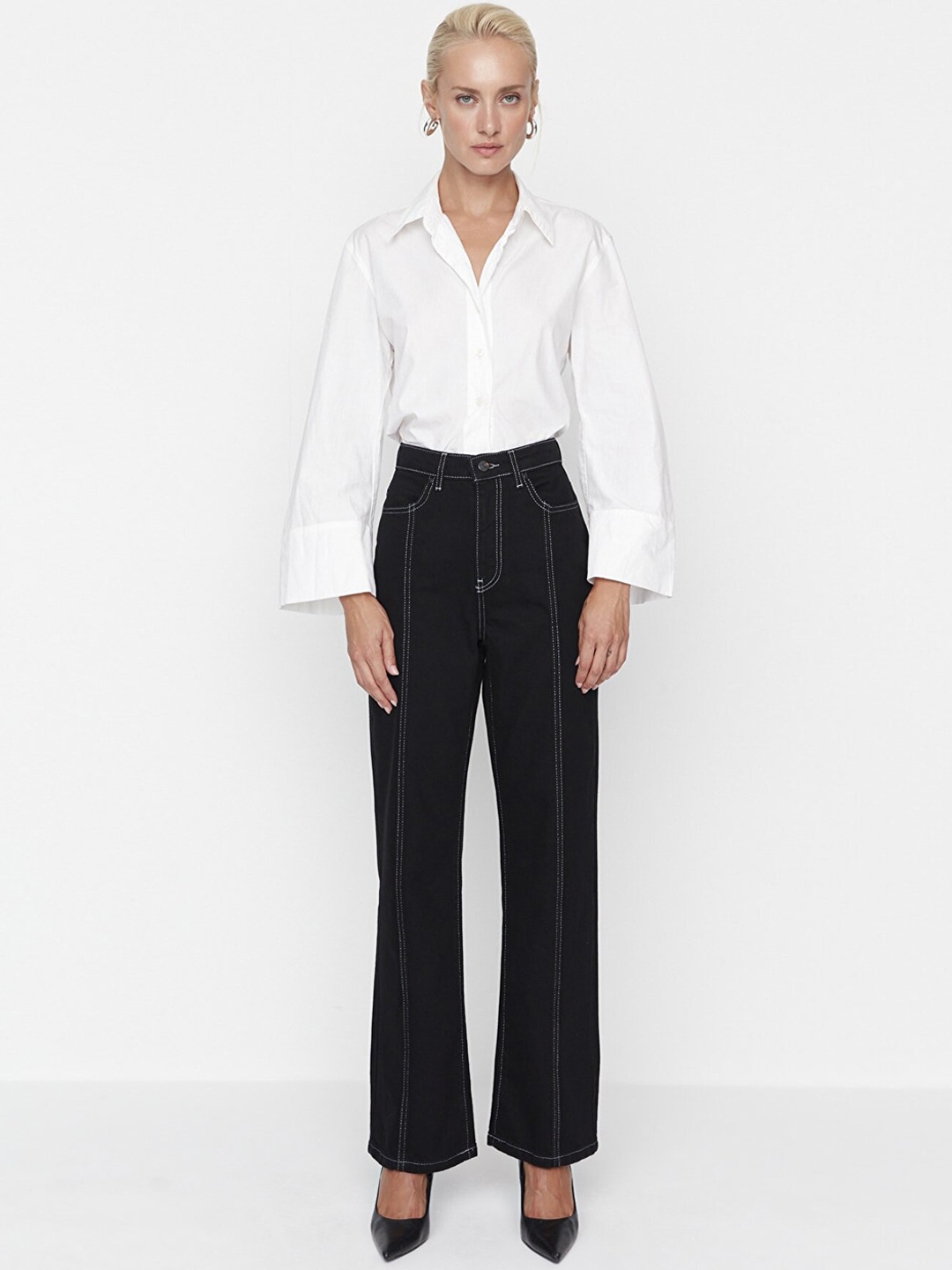 Trendyol Women Black Regular Fit Solid Jeans
