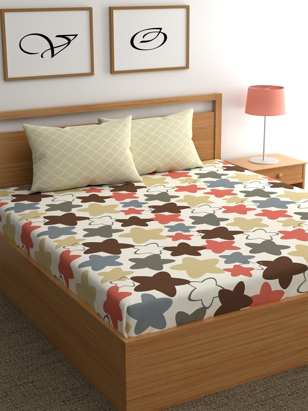 CHHAVI INDIA White & Brown Floral 210 TC Queen Bedsheet with 2 Pillow Covers
