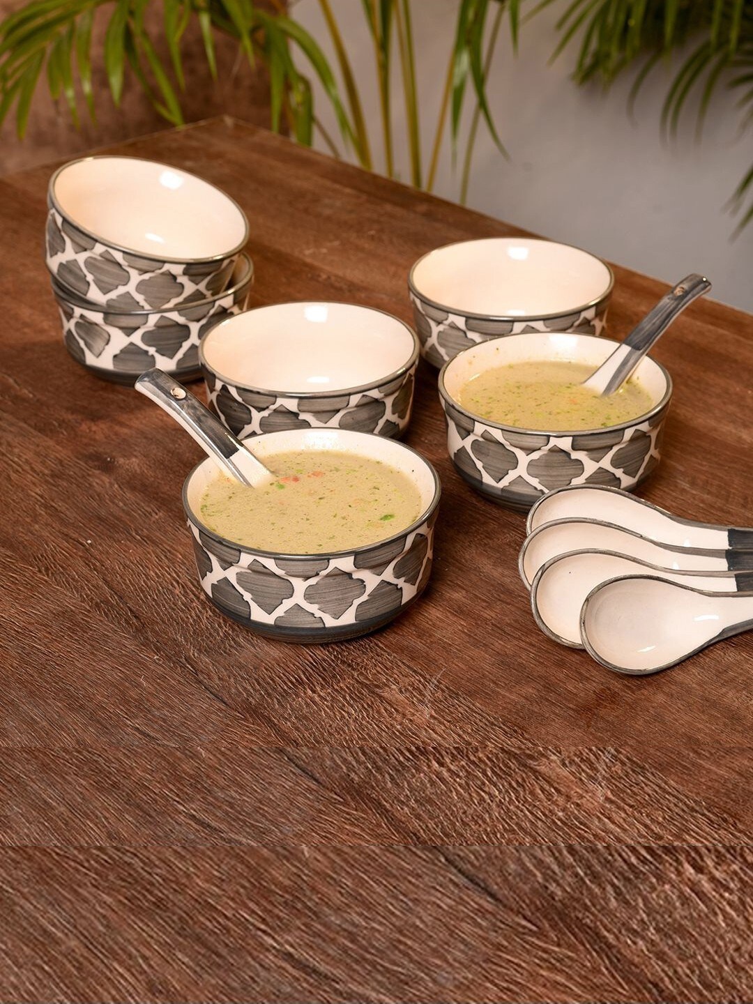 Unravel India Black & White 12 Pieces of Dishwasher & Microwave safe Matte Bowls & Spoons
Unravel India Black & White 12 Pieces of Dishwasher & Microwave safe Matte Bowls & Spoons
