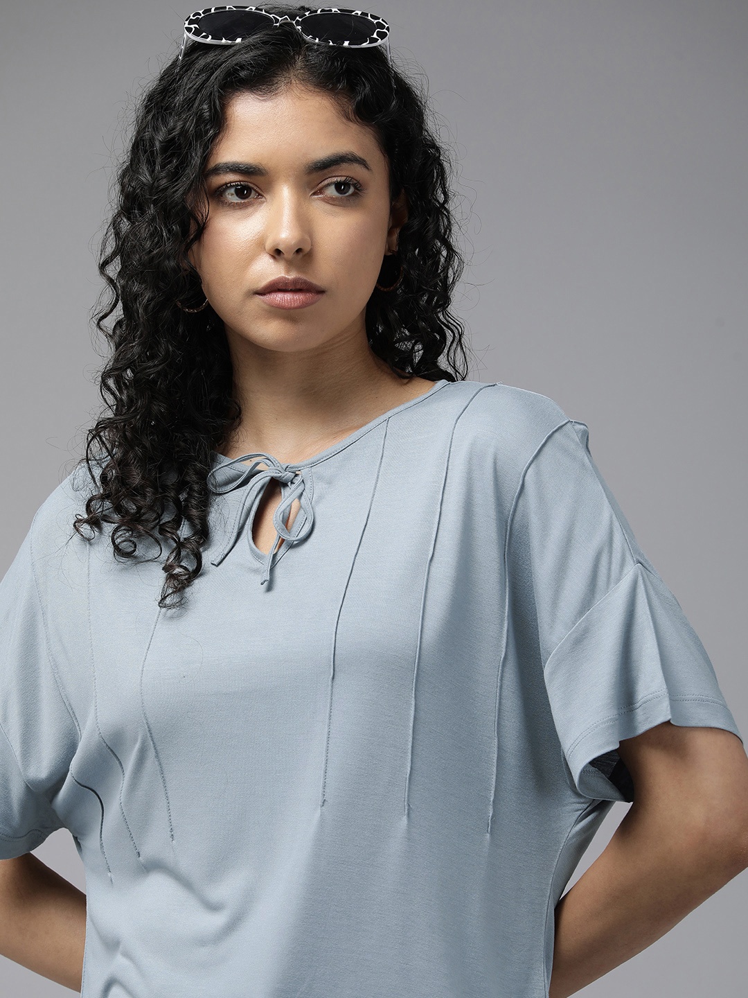 The Roadster Lifestyle Co. Keyhole Neck Drop Shoulder Sleeves Top With Self Stripe Detail, Blue
The Roadster Lifestyle Co. Keyhole Neck Drop Shoulder Sleeves Top With Self Stripe Detail, Blue