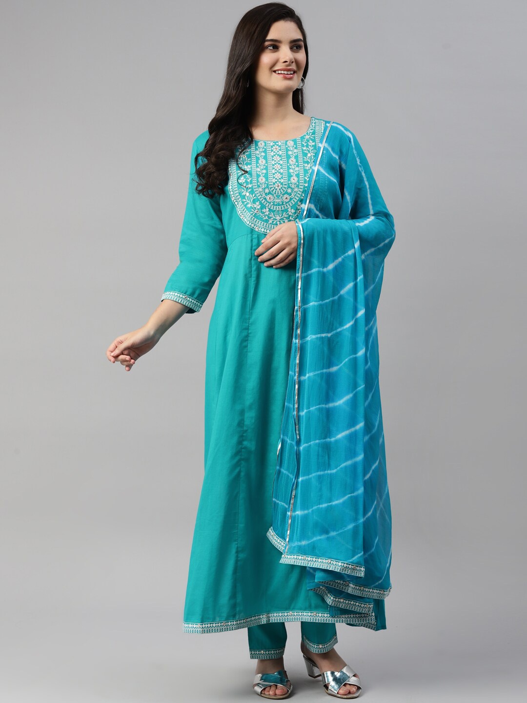 HERE&NOW Women Blue Ethnic Motifs Embroidered Panelled Kurta with Trouser & With Dupatta
HERE&NOW Women Blue Ethnic Motifs Embroidered Panelled Kurta with Trouser & With Dupatta