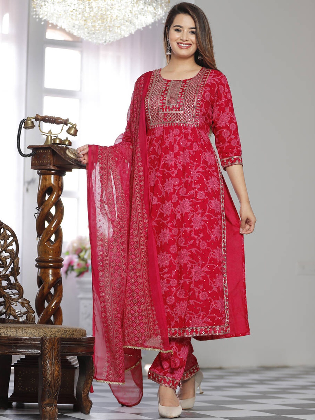 Juniper Women Fuchsia Floral Yoke Design Sequinned Kurta with Trousers & With Dupatta
Juniper Women Fuchsia Floral Yoke Design Sequinned Kurta with Trousers & With Dupatta